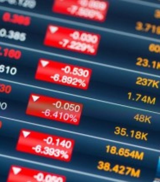 Educate through uncertainty: Financial advice in a crisis