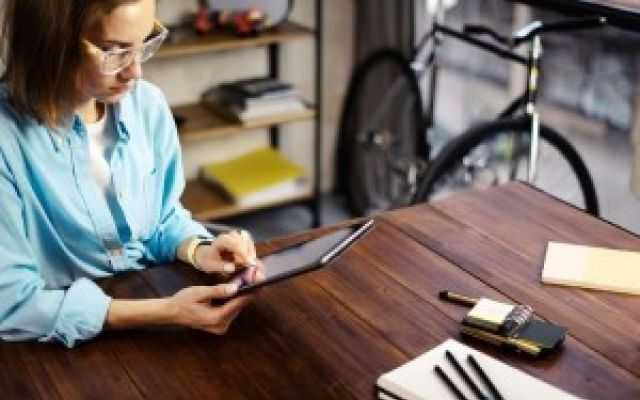 Australians are consuming 533% more financial content